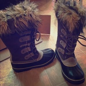 Women's sorel boots size 8