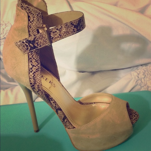 Bakers pumps