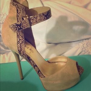 Bakers pumps