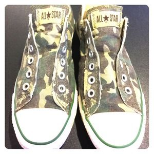 Converse Chuck Taylor's camo shoes. Sz 10.! Rare!