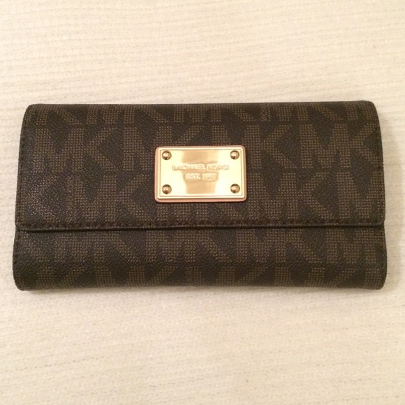 Michael Kors Jet Set Logo Wallet