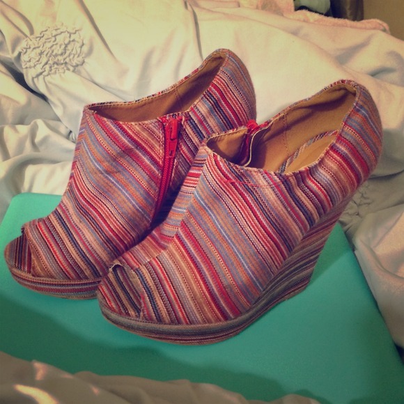 Multi-color wedges Charlotte Russe
