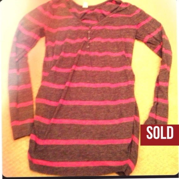 Old Navy maternity long sleeve top size small