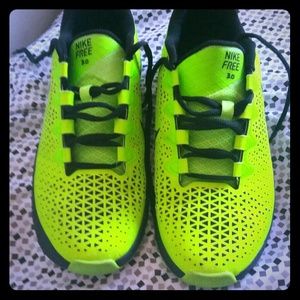 Nike Sneakers (male) - lime green