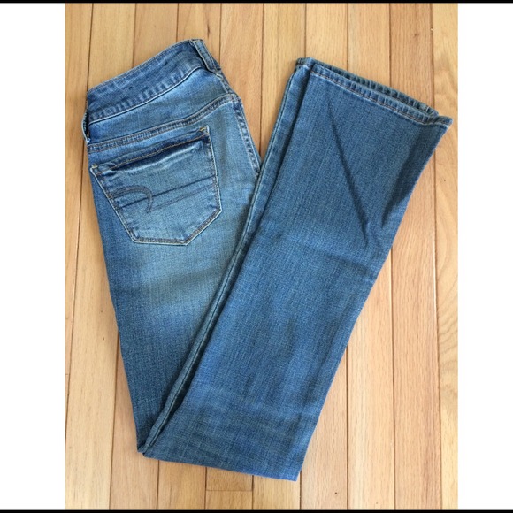 NWT AE Denim with Sequin Detailed Back Pockets