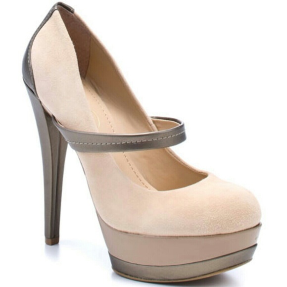 Jessica Simpson sand cheetah pump