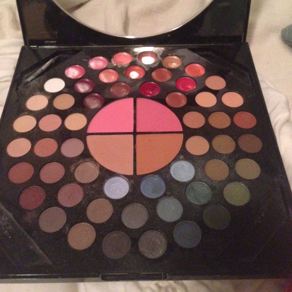 Stella eye shadow and lip gloss