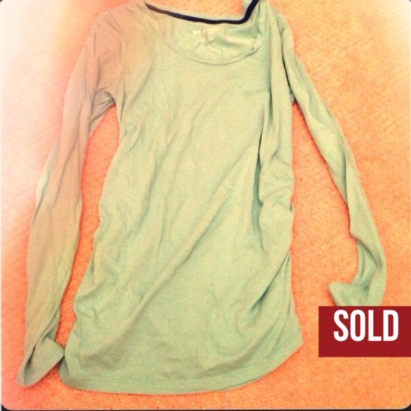 Liz Lange maternity top size small in mint green