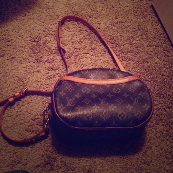 Authentic Louis Vuitton purse