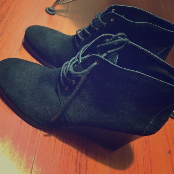 NWT Franco Sarto Weston Suede Wedge Booties