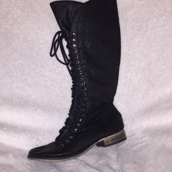 🍁Boots🍁 - Picture 2 of 3