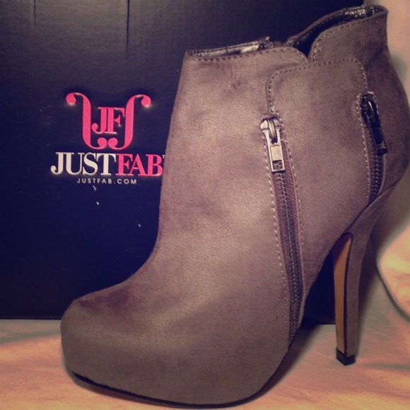 High Heel Boots Gray/size 9❄️