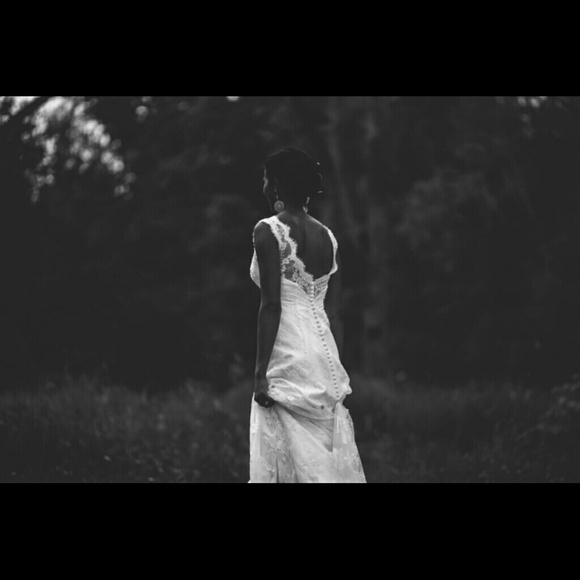 Casablanca Lace Wedding Dress sz. 0-4 - Picture 2 of 4