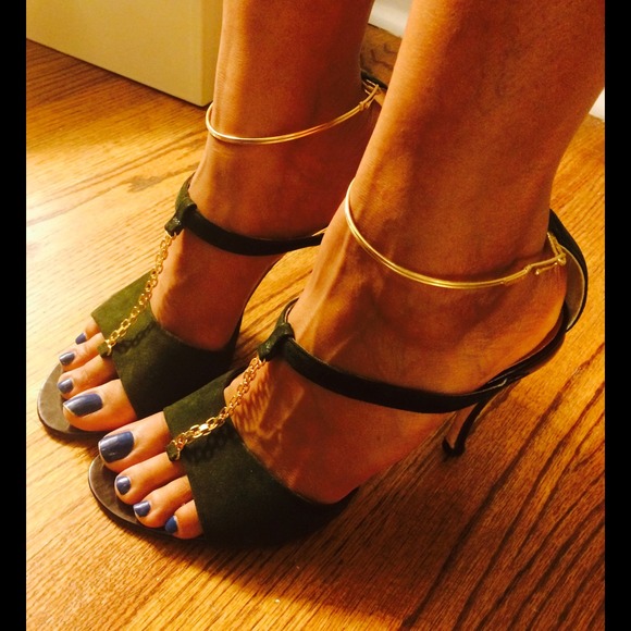 Hot Fendi Stilettos! Moving & Everything Must Go!