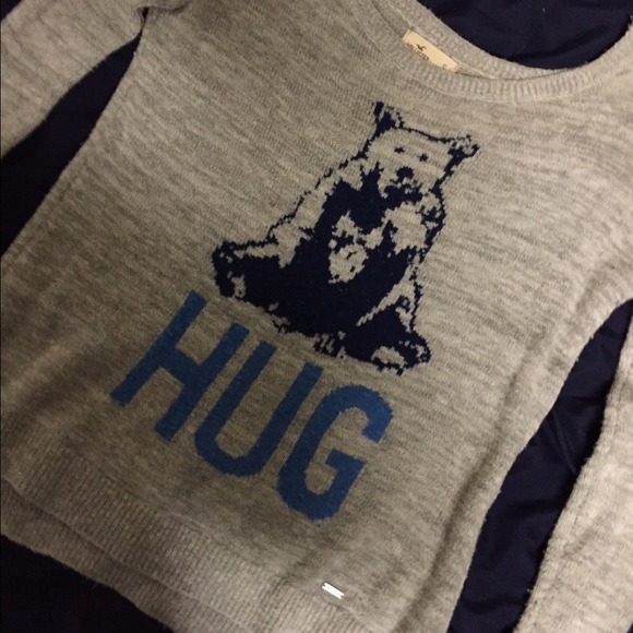 X SOLD IN BUNDLE X Hollister sweater