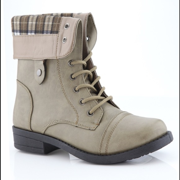 Fold over boot