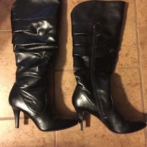Black heel boots size 7