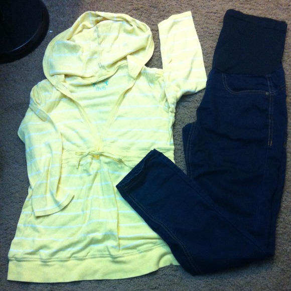 Maternity top and skinny jean