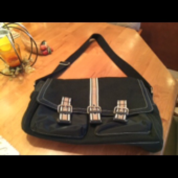 The Sak Messenger Bag - Black