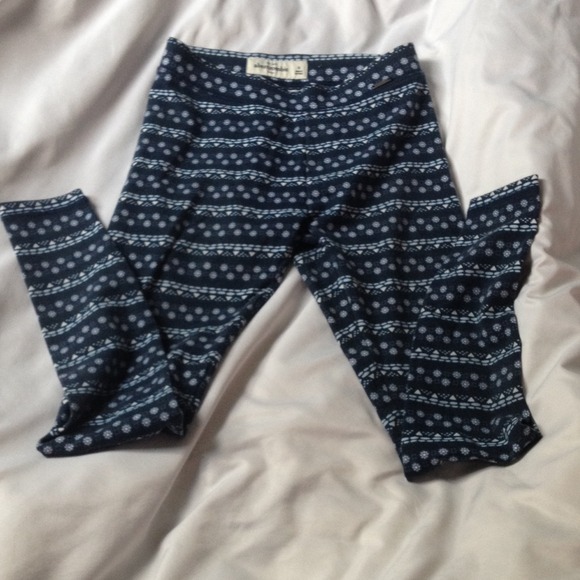 Tribal print leggings from Abercrombie Kids❄️