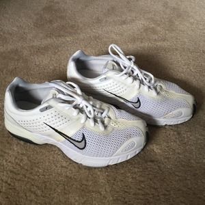 Nike running shoes women 7.5