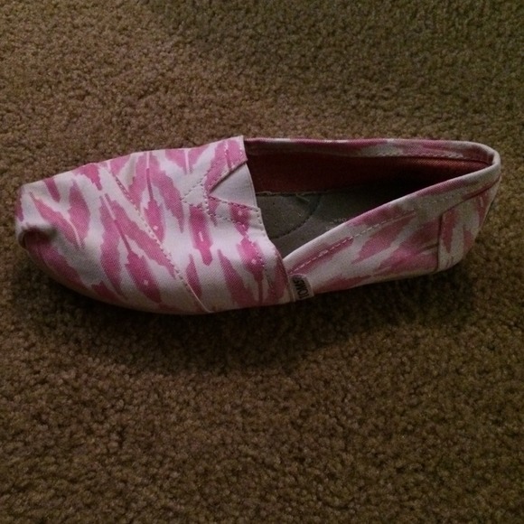 Brand new toms!