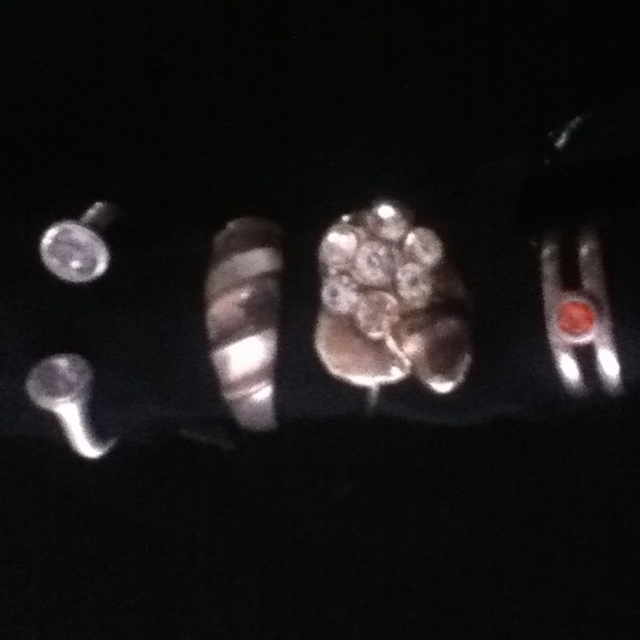 Four silver rings! - Picture 1 of 2