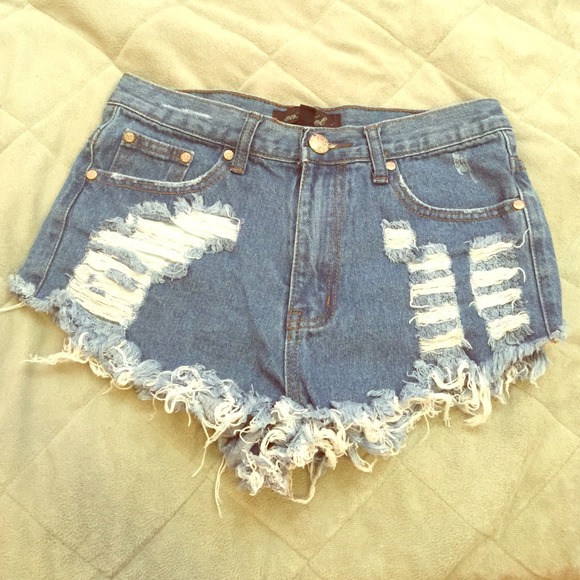 High Waisted Jean Shorts😍😍