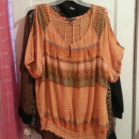 Cut out sleave tribal shirt