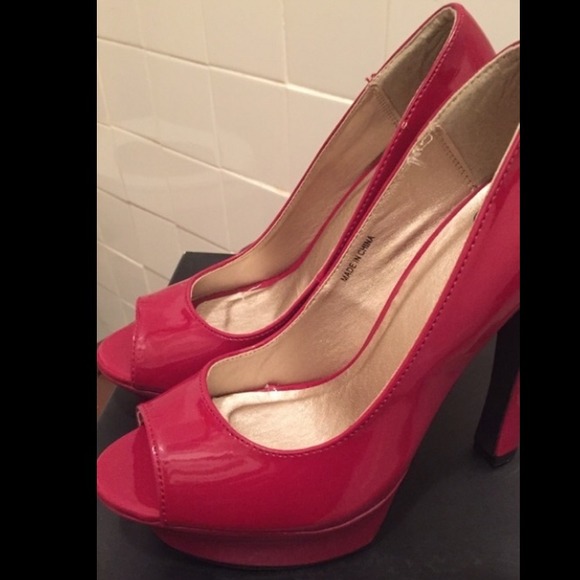 BeBe 2B platform heels red