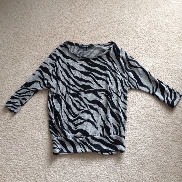 Forever 21 Gray and black zebra top!