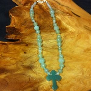 🎄Jade and 14k gold beaded necklace 🎄