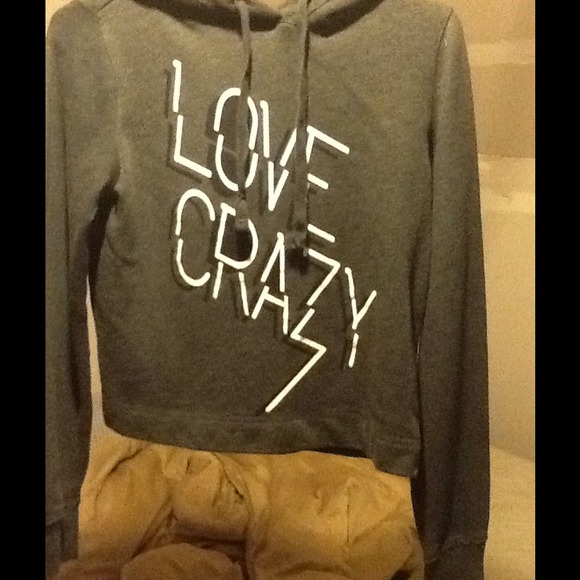 Aeropostale pull over like new condition