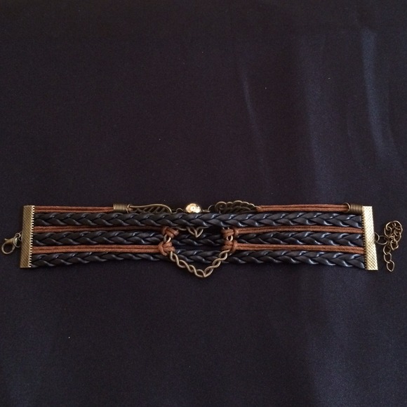 Multi layer heart and wing bracelet - Picture 4 of 4