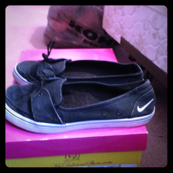 Nike Flats