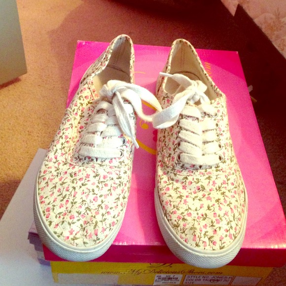 Retro Flower Sneakers