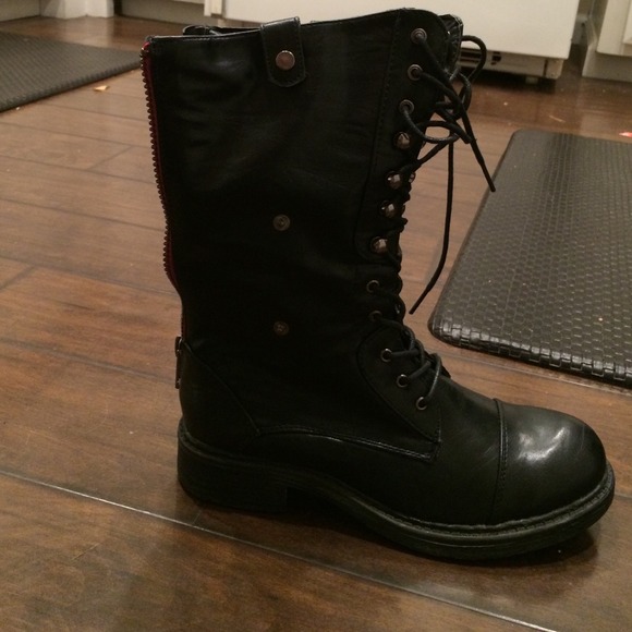 Cathy Jean black boots
