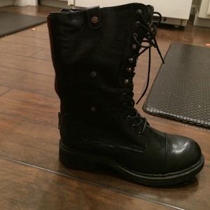 Cathy Jean black boots