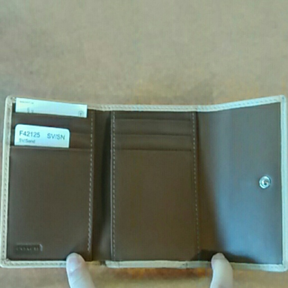 Coach wallet - Picture 3 of 3