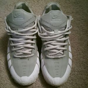 Nike shocked o'leven