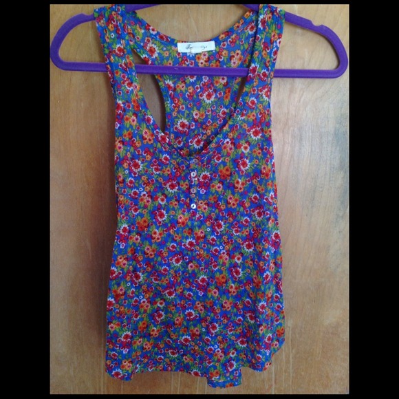 Floral buttoned top