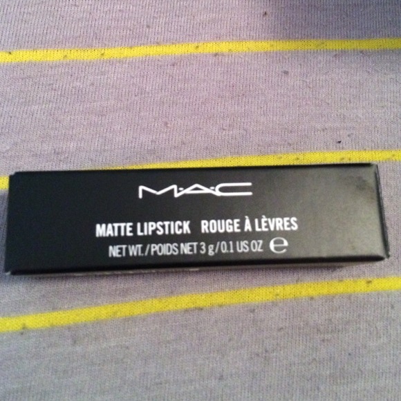 Mac/ ping pigeon matte lipstick