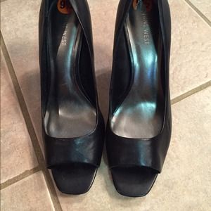 Black peep toe pumps