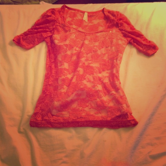 I'm selling this pink laced shirt including a cami - Picture 1 of 1