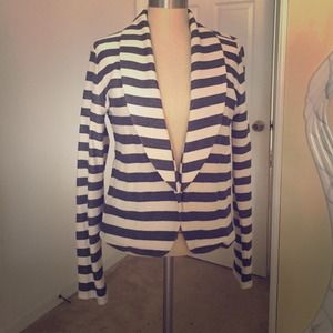 BLACK FRIDAY BLAZER SALE 👜