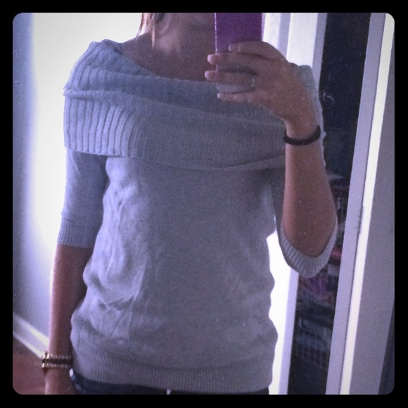 ❌SOLD❌Light gray sweater from express
