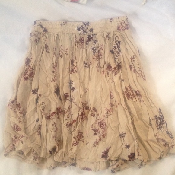 Brandy Melville Cherry Blossom Heather Skirt