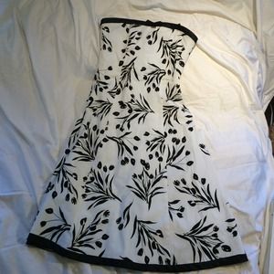 Black & white mid-calf cotton floral dress