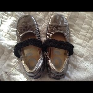 Flat shoes