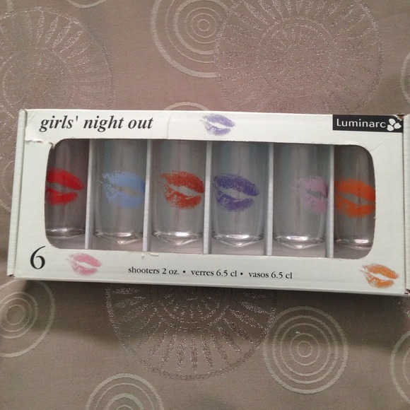 Shot Glasses with kiss print💋